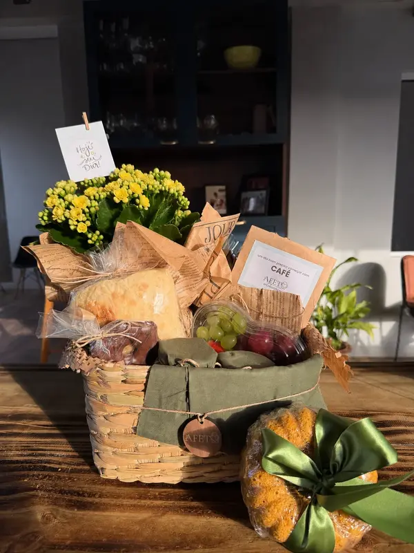 CESTA ESSENCIAL COM KALANCHOE